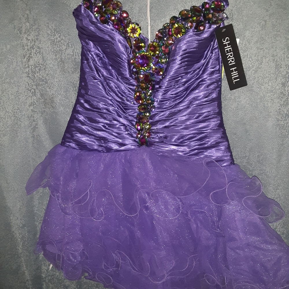 Sherri hill